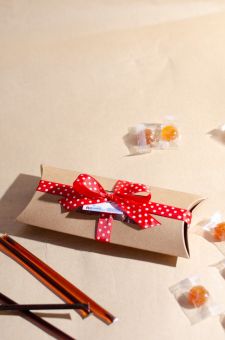 BUNDLE DEAL [EARLY BIRD] - 10 x Manuka Lozenges and Honeystix in Kraft Pillowcase
